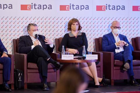 Rado Danilak taking part in the debate "Why do we need a functioning and competitive digital state?" during Itapa 2021 International Congress