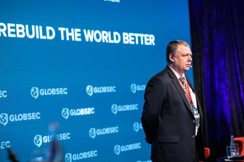 Rado Danilák prednáša na konferencii GLOBSEC 2021 Bratislava Forum