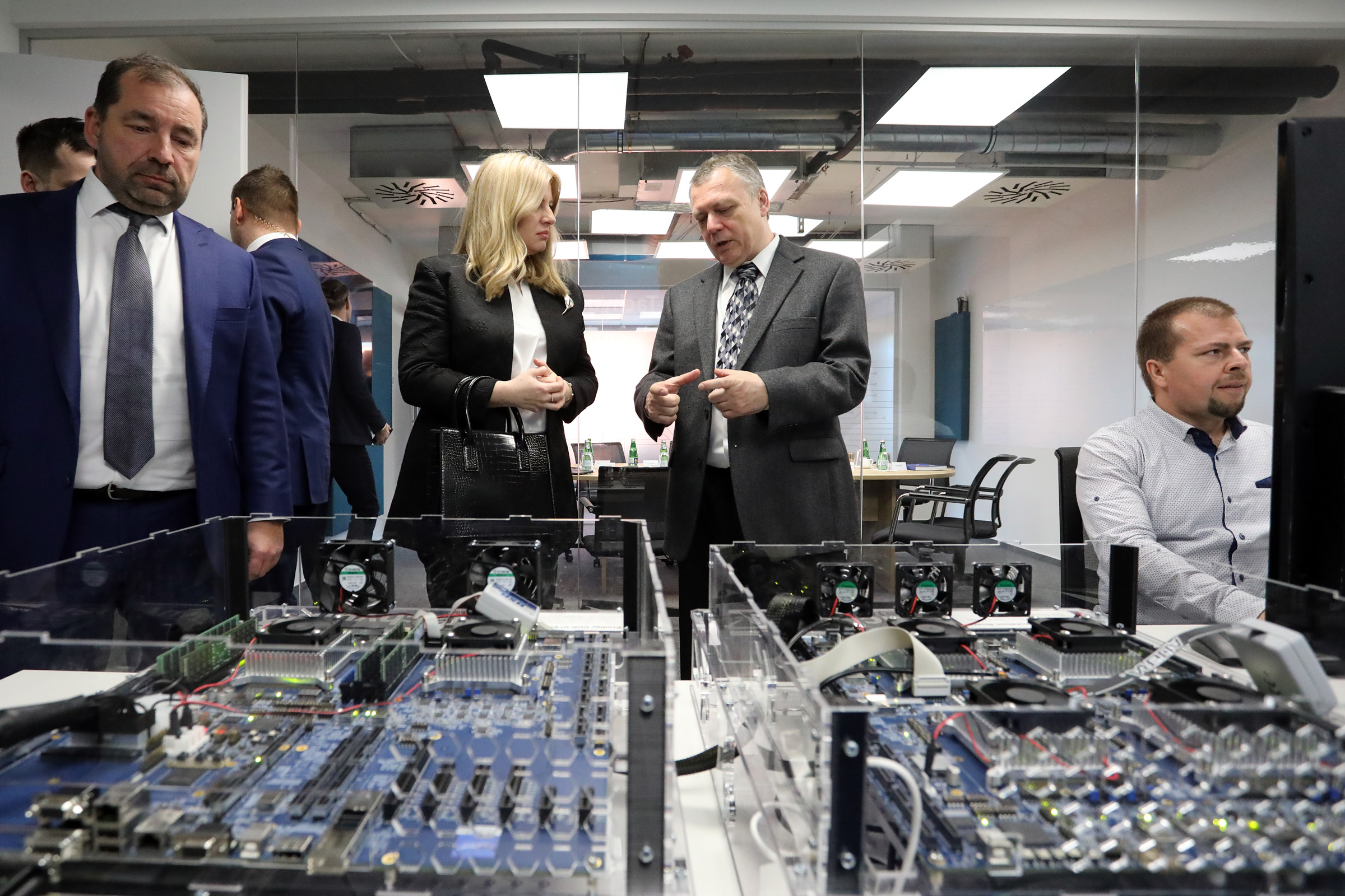Tachyum Hosts Slovak President to Showcase Prodigy Innovation