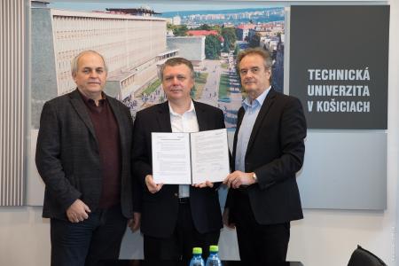 Tachyum a Technická univerzita v Košiciach podpísali memorandum porozumení a spolupráci